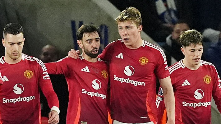 Hojlund, Garnacho end goal droughts as Man United crush Leicester