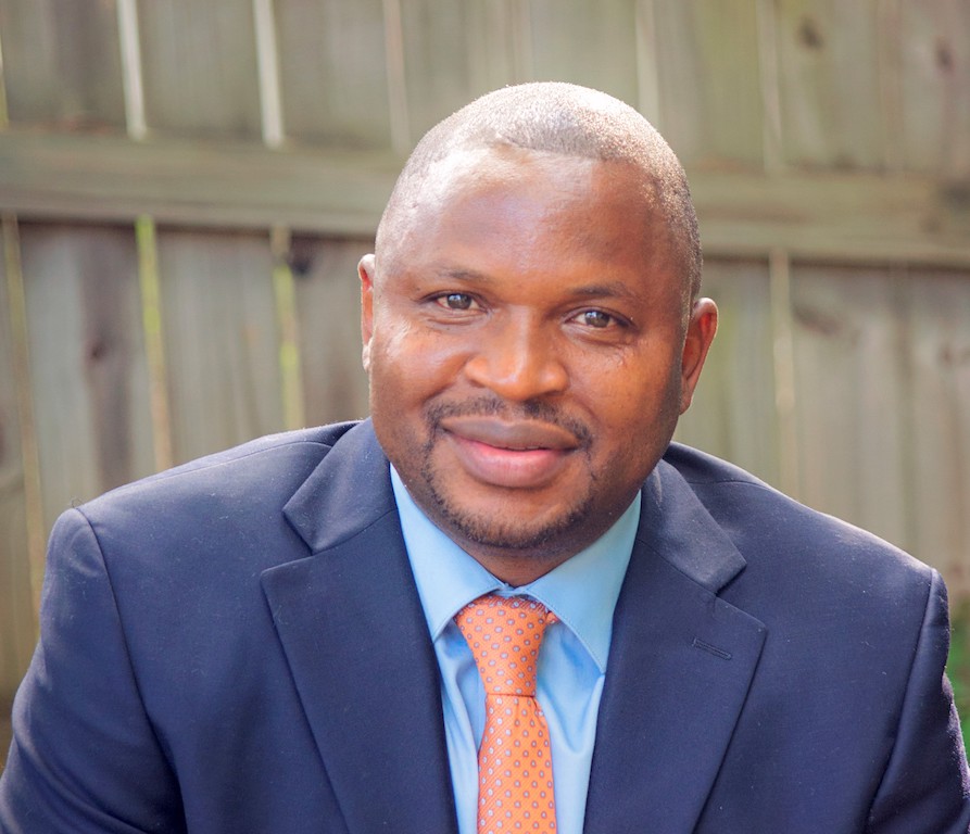 Farooq Kperogi apologises to Aisha Buhari over divorce claim