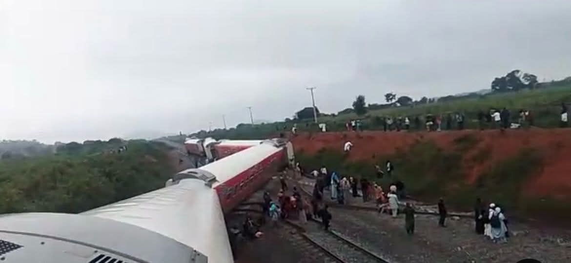 Derailed Abuja-Kaduna Train: Seven injured, 618 evacuated, services suspended – Official