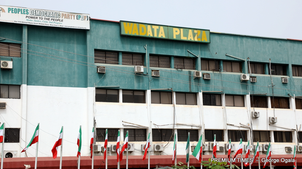 EXCLUSIVE: Another Nigerian Governor set to dump PDP, join APC