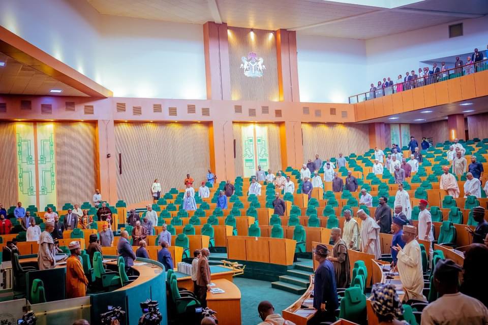 BREAKING: Reps suspend plenary over protest by indigenous contractors